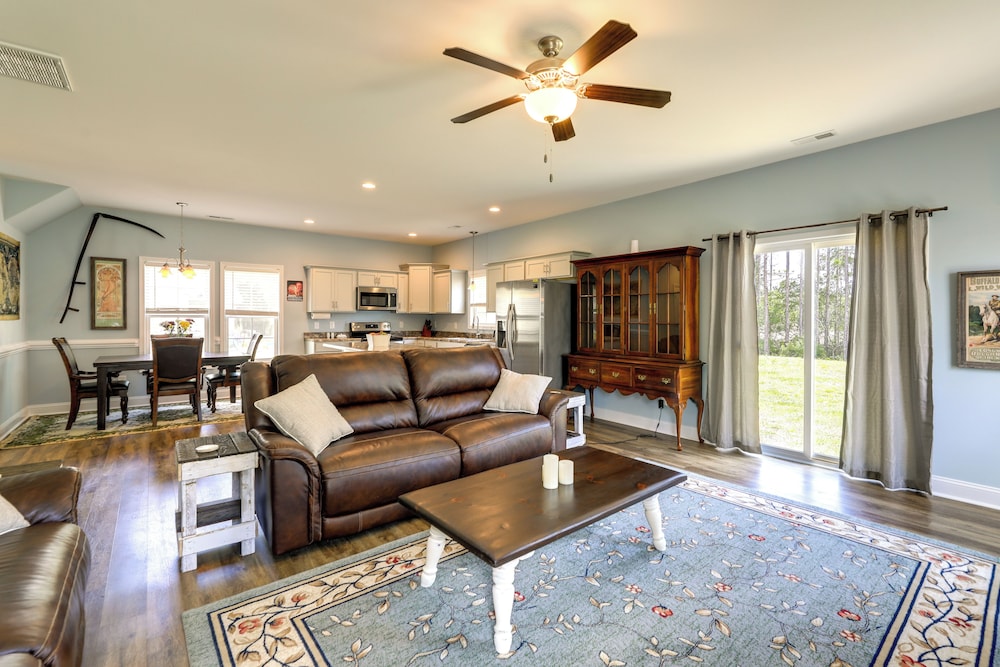 Holly Ridge Vacation Rental ~ 5 Mi to Beach