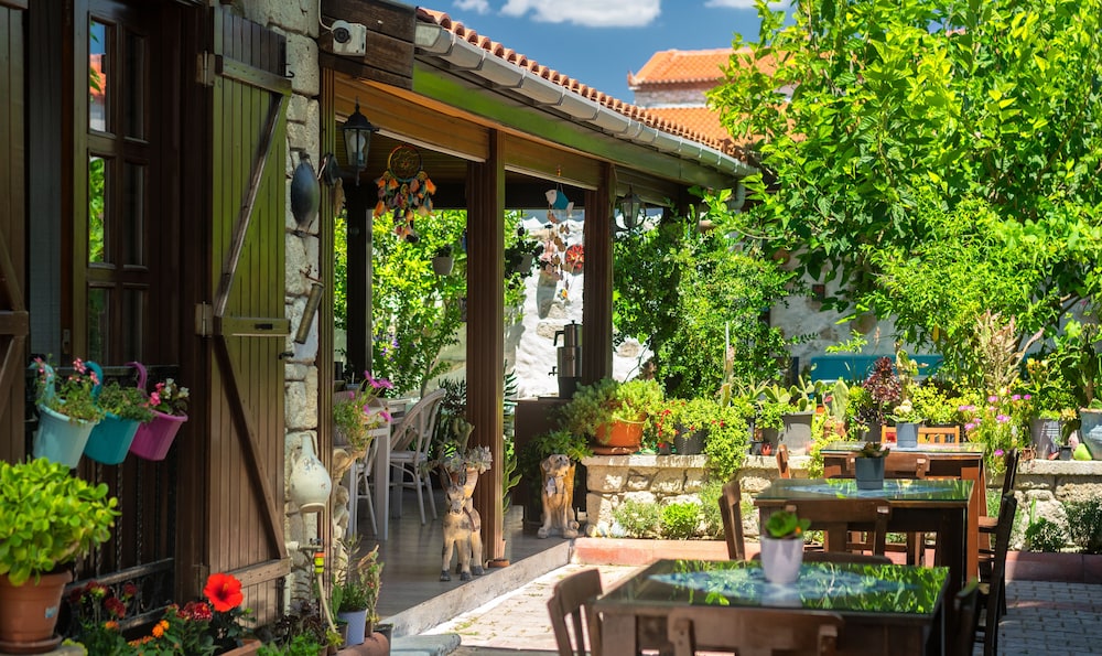 Flores Hotel Alaçatı - Image 24