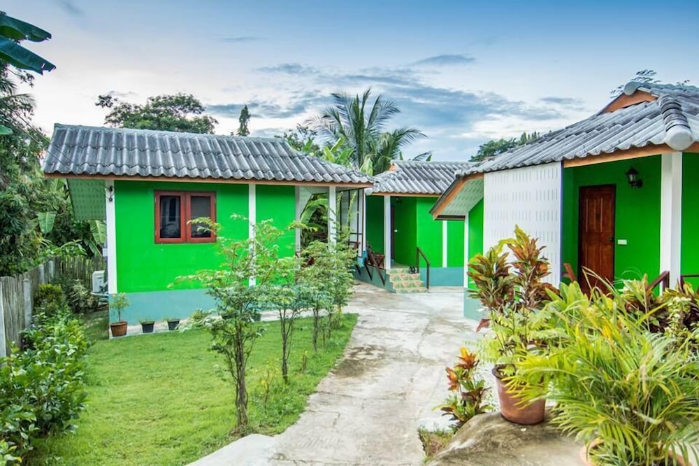 Sarm Mork Guesthouse