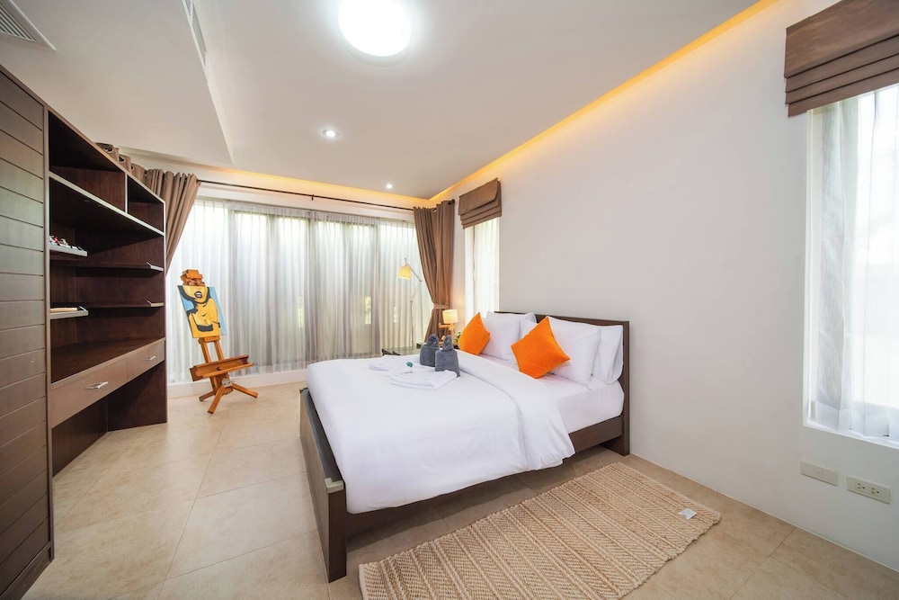 Spacious Private 4 BR Villa With a Working Office