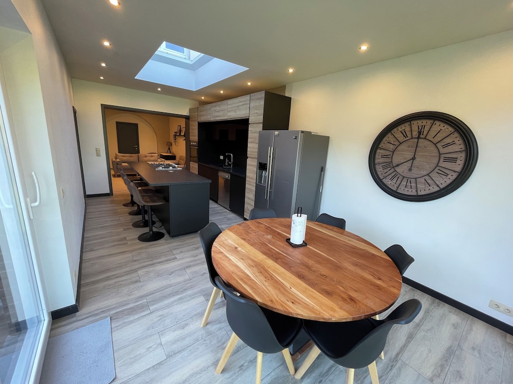 Au 11801 Bel appartement moderne