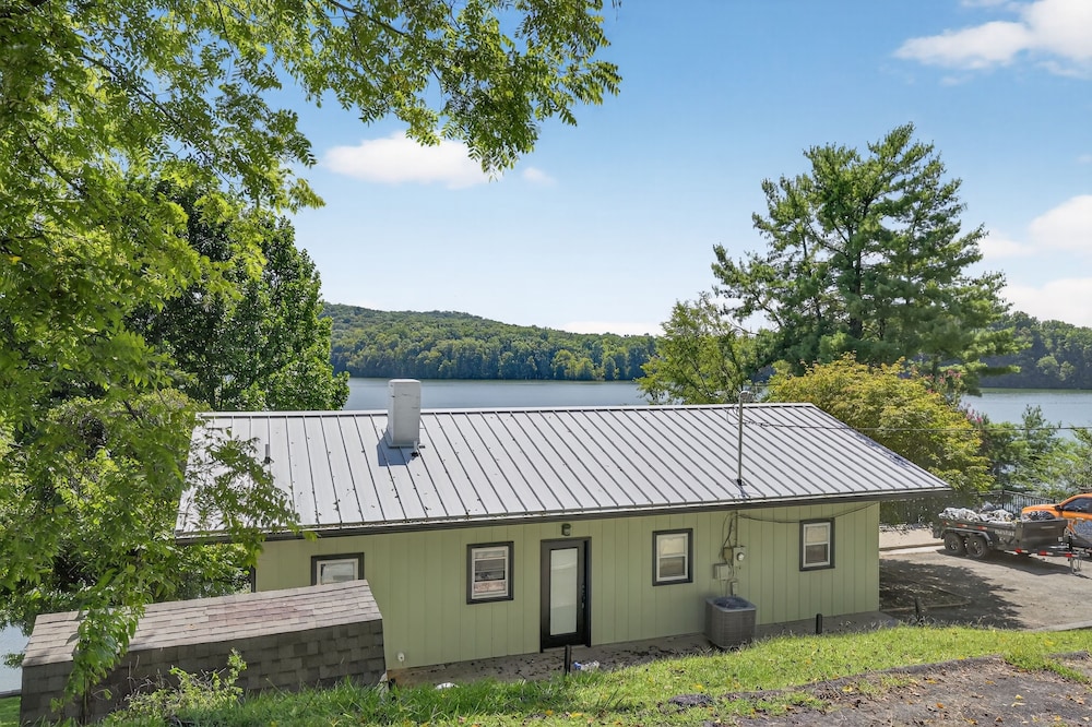 Lakefront Getaway With Private Dock & Scenic Views 3 Bedroom Home
