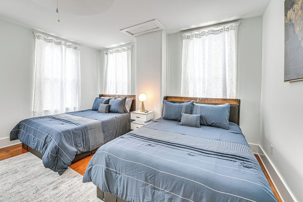 Family-friendly Louisville Gem: Prime Location!