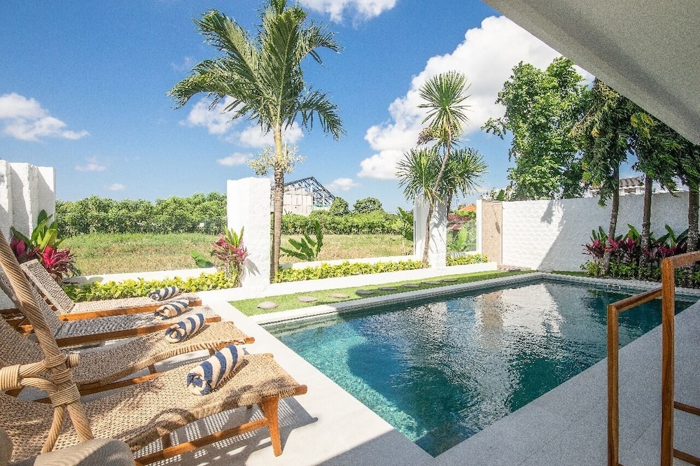 4 Bd Seminyak Retreat, Rice Fields 4 Mins to Beach
