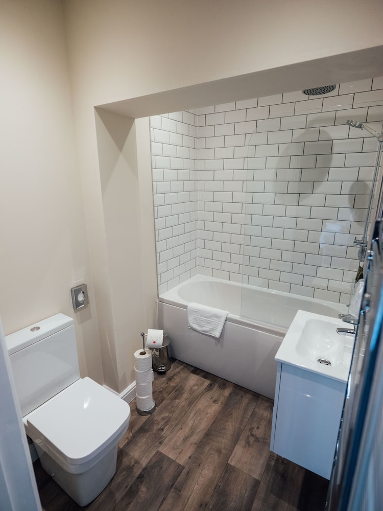 Worcester Vacations - The Bell Inn - Property Image 17