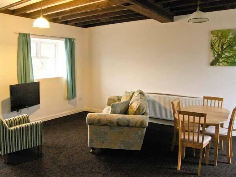 Hendre Aled Cottage 3 view 5