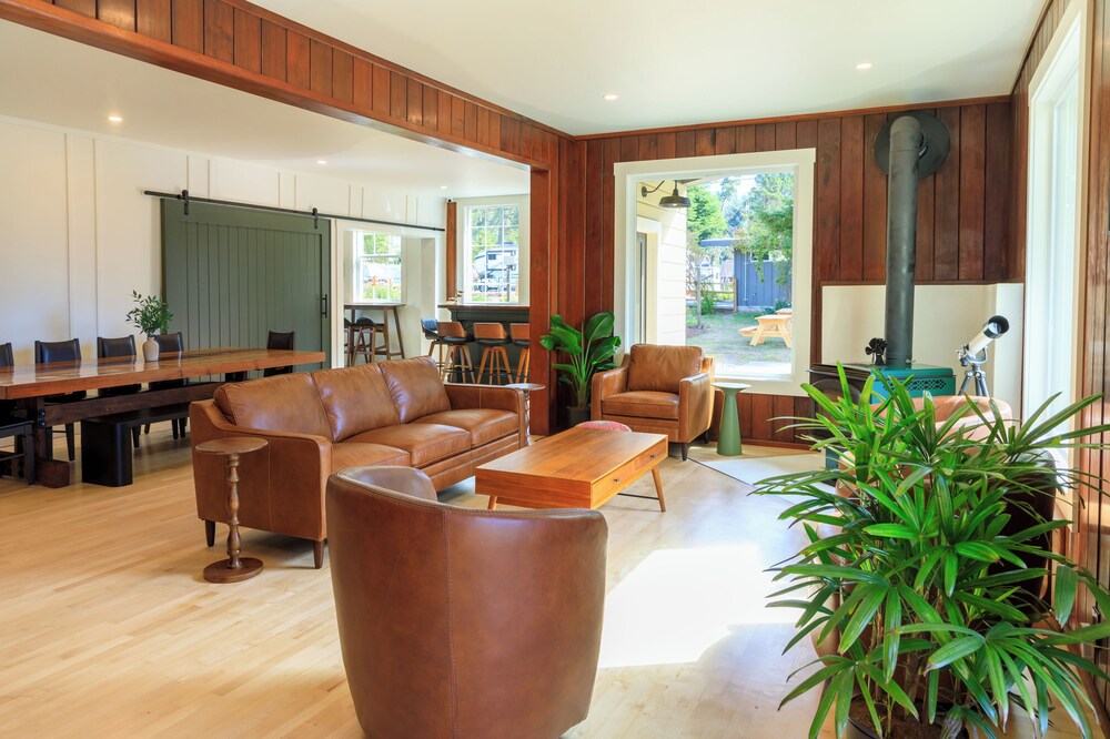 The Historic Schoolhouse Inn