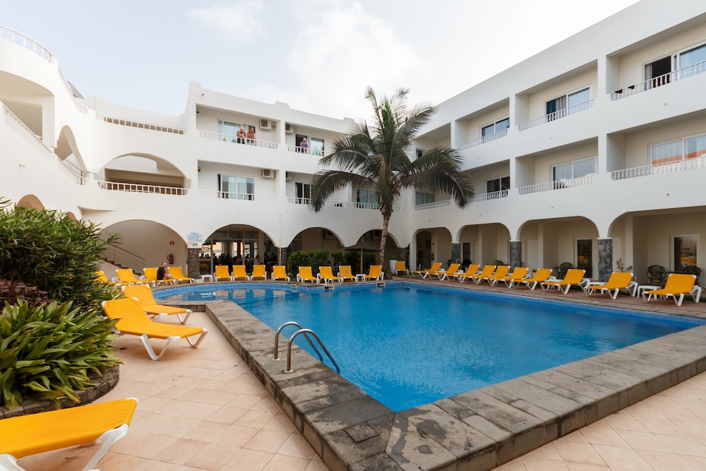 Sal Vacations - Hotel Pontao - Property Image 1