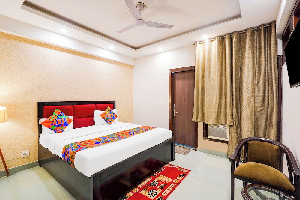 Fabhotel Novis House