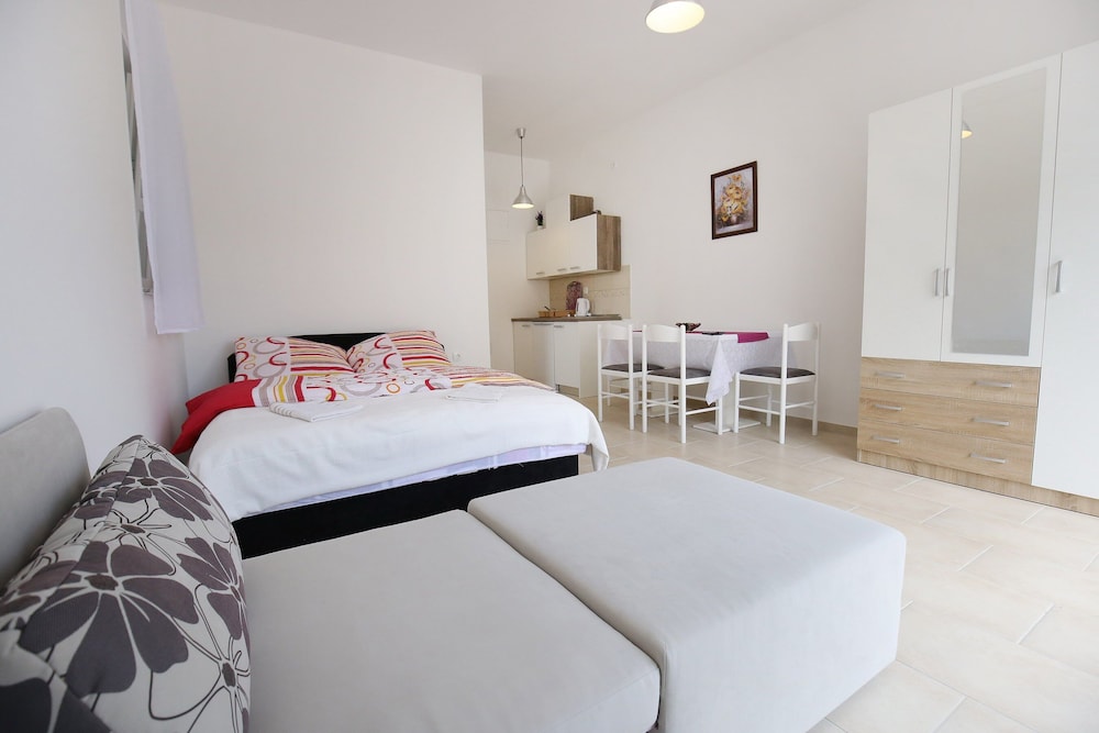 Apartments Kapetan