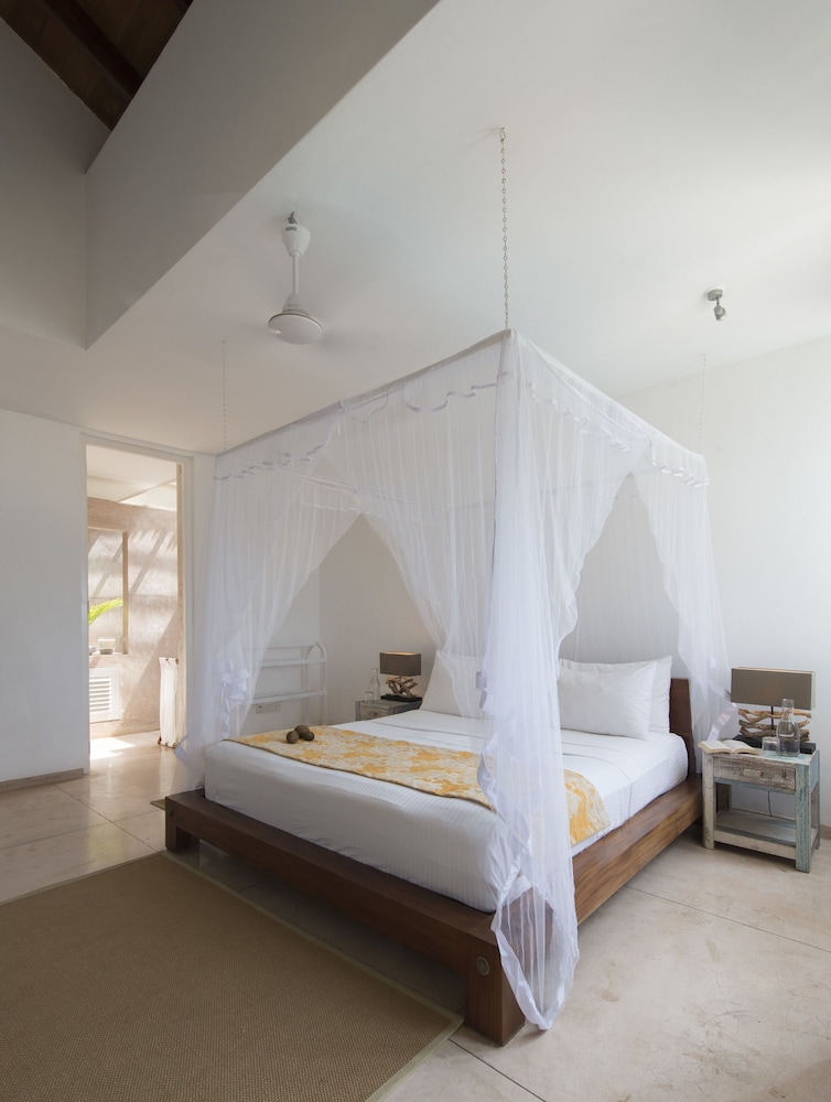 Sri Villas