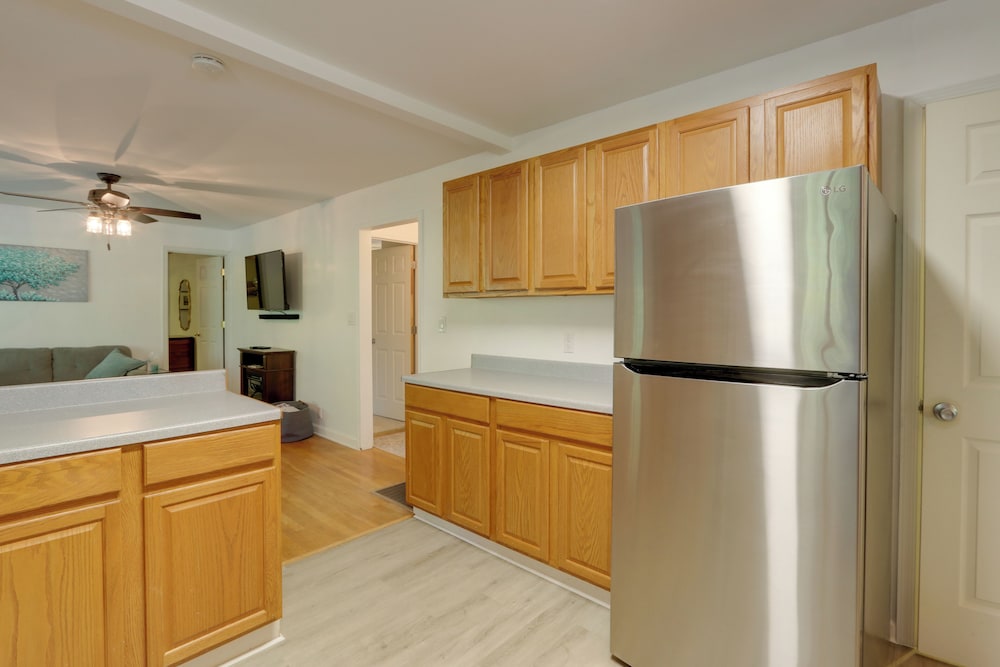 Harpers Ferry Cabin - Walk to Private Lake! - Property Image 16