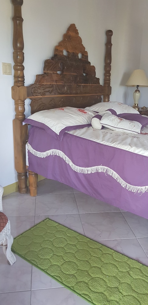 Jamaica Villa Sweetsap