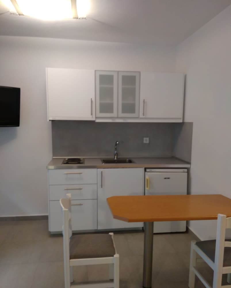 Milos Bay Suites
