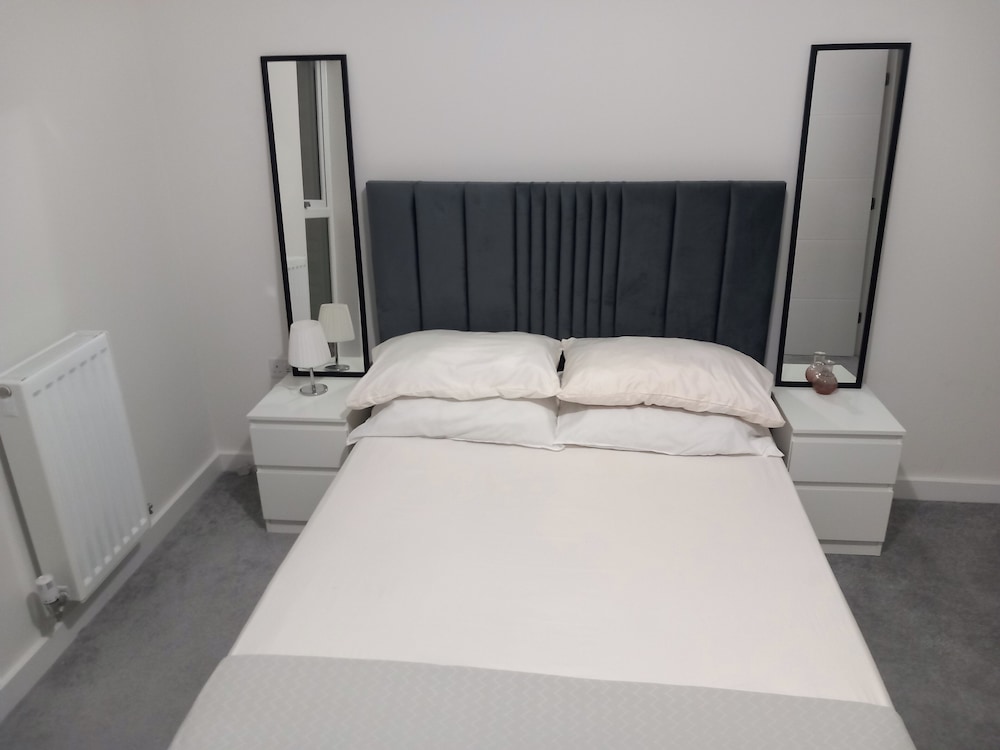 Tranquil Loughton Apartment Retreat