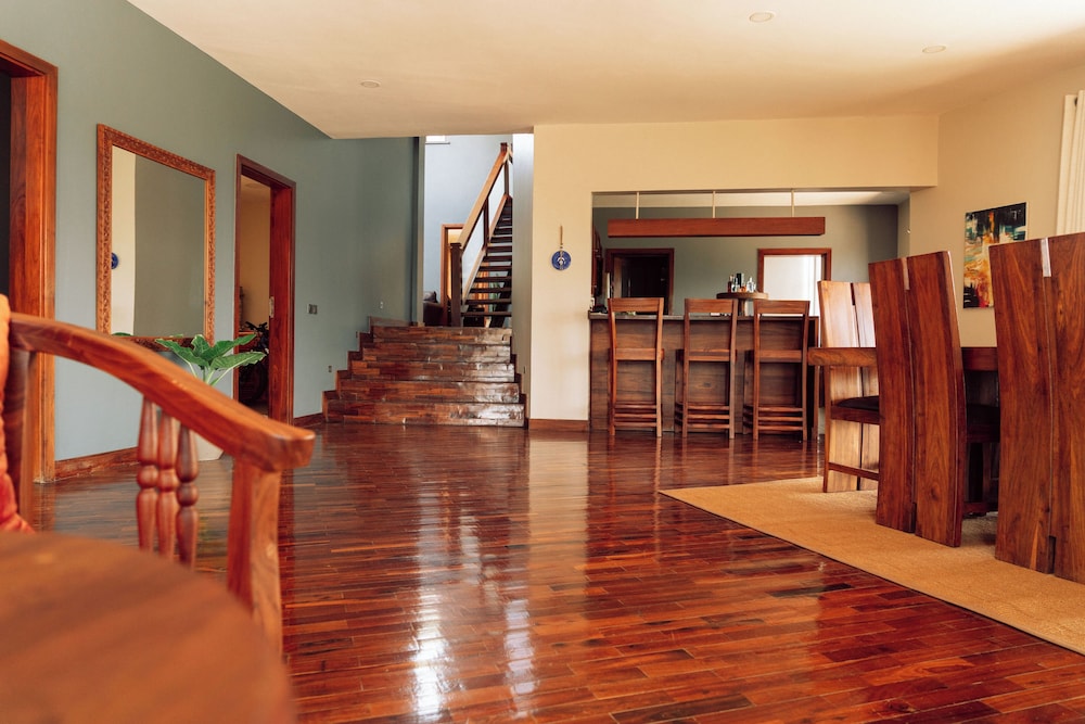 THE SCENERY RESIDENCE