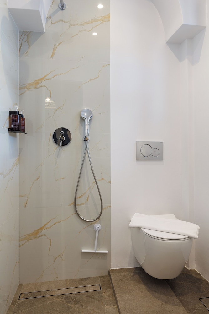 Aitheras Luxury Suites