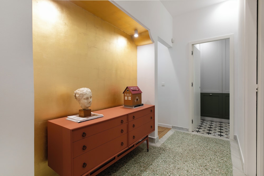 Elysia - 2-Br Apt & Balcony in Athens