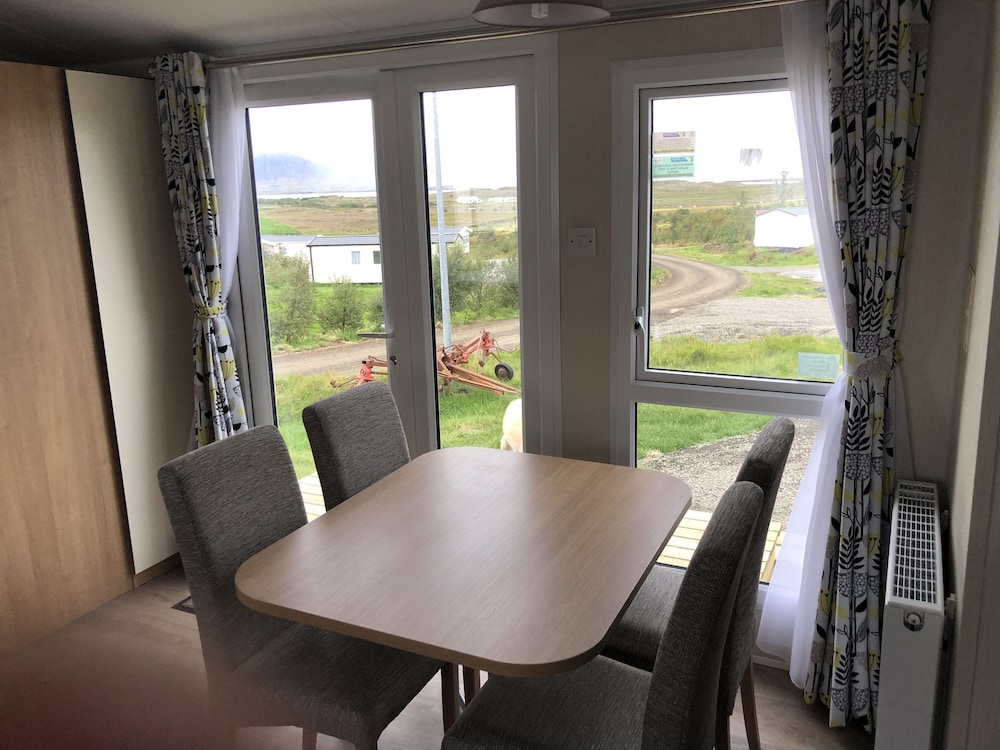 Lækjarkot Rooms and Cottages with Kitchen