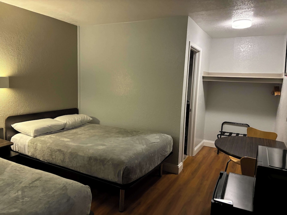 Motel 6 Pensacola, FL - Airport West