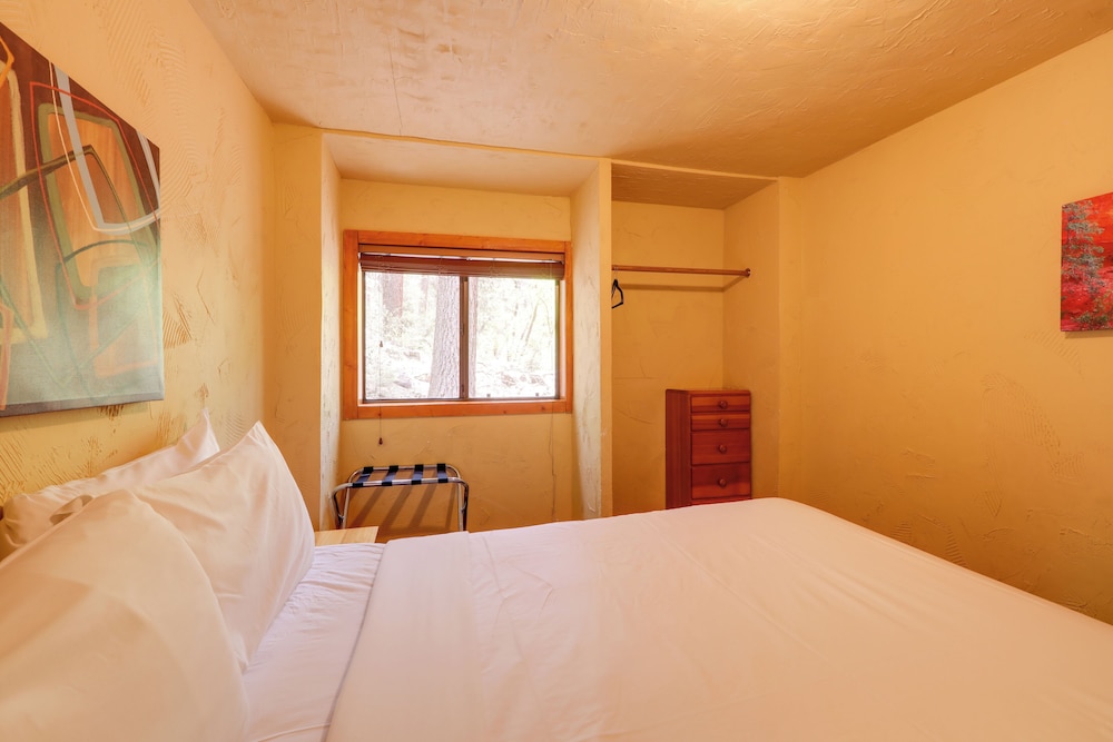 Charming Sedona Cabin: Hike, Fish & Swim On-site! view 4