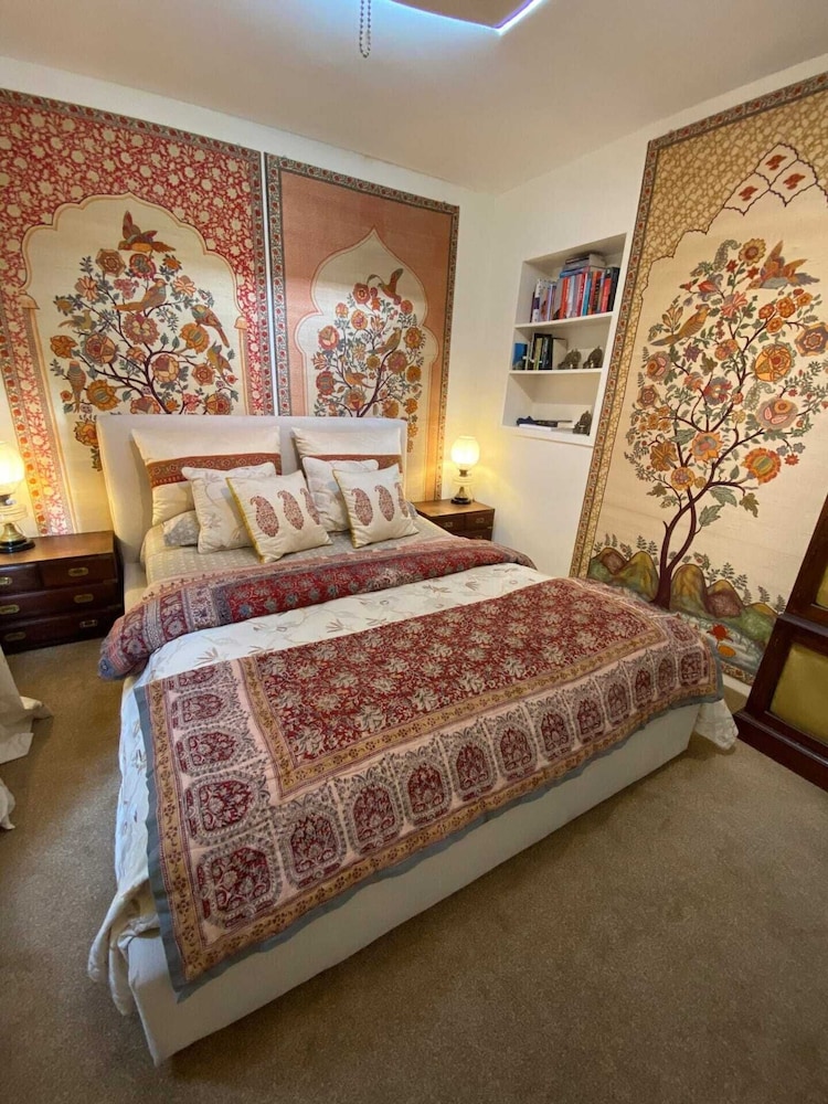 Beautifully Curated 2BD Flat Tyburnia, London!