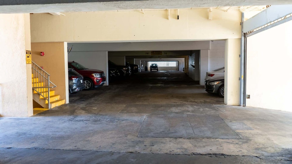 Penthouse Beachfront Views Renovated 4 Bedroom Condo