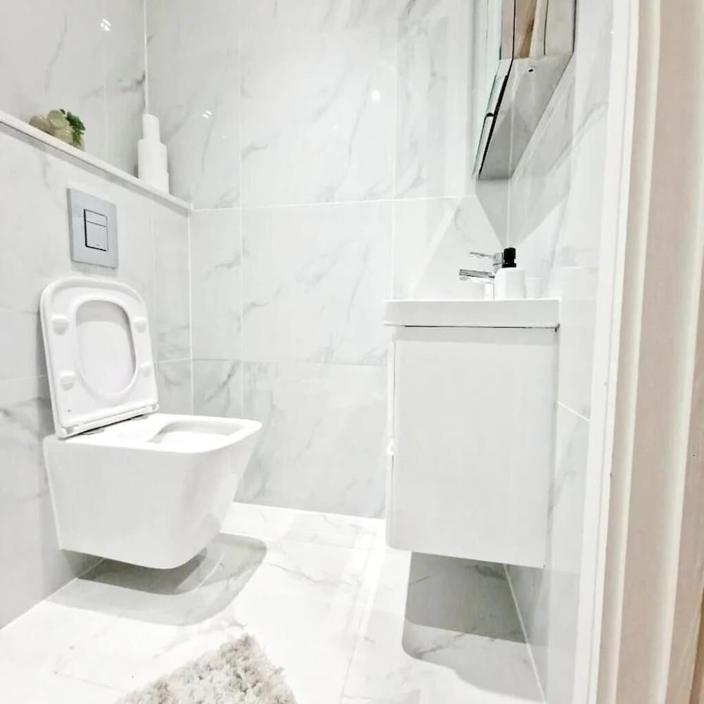 Crendon House Cosy Studio - Sleeps 2 & Kitchen