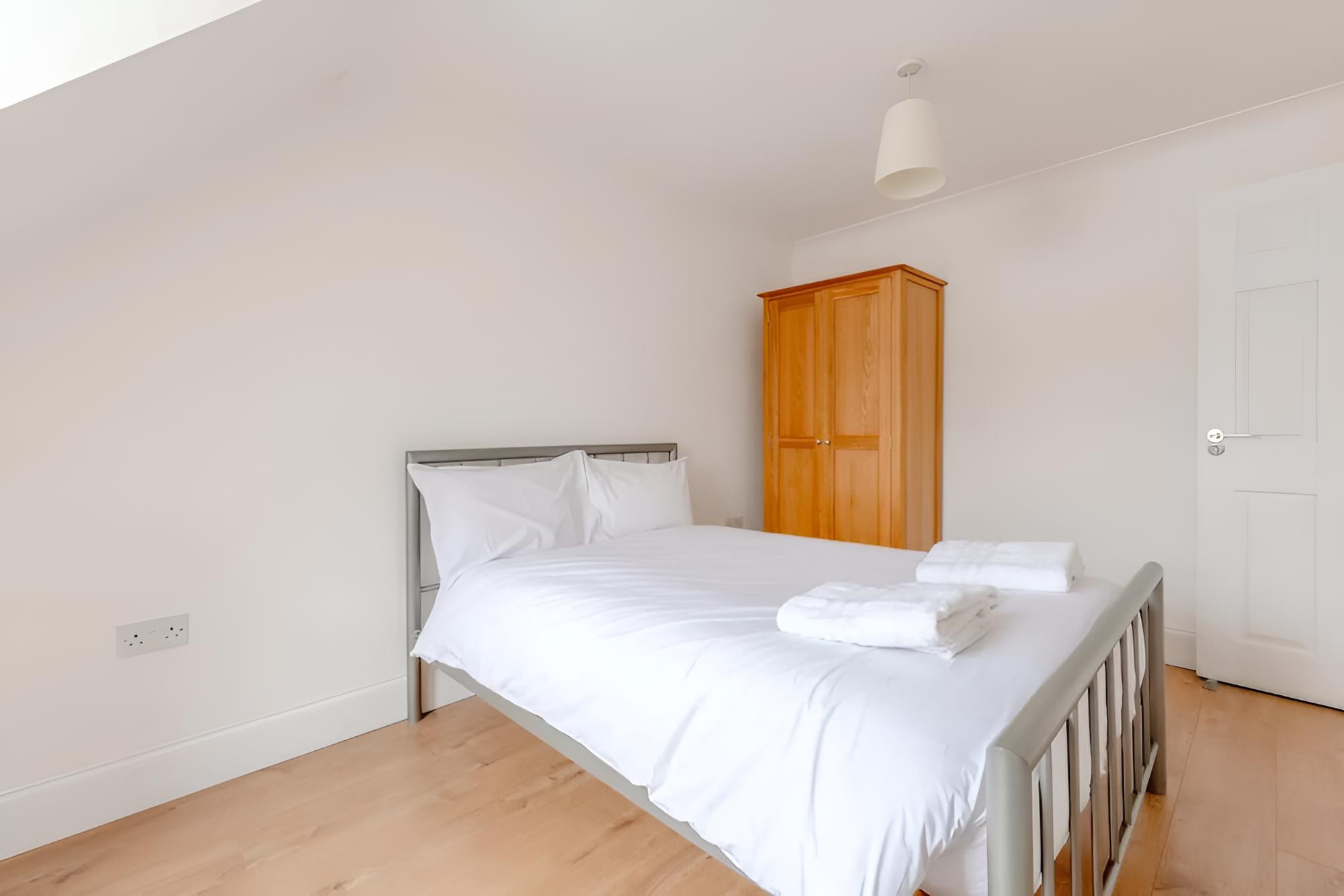 Bright & Spacious 5BD House - Peckham