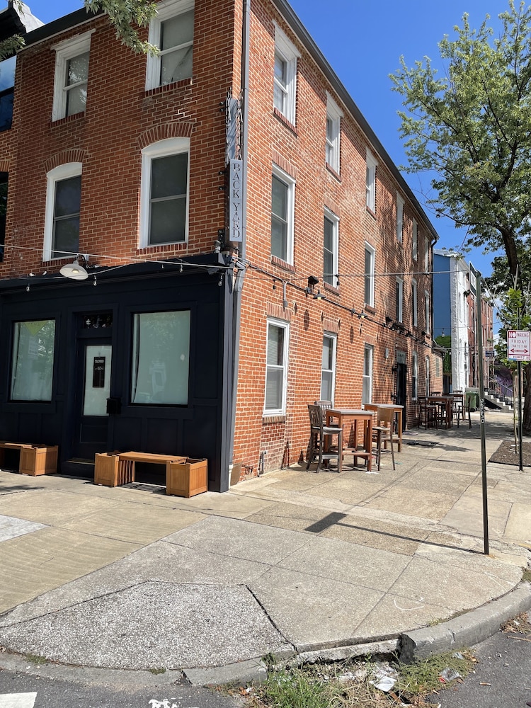 Downtown Suite - Close to Topgolf, Horseshoe Casino, UM Baltimore - Property Image 1