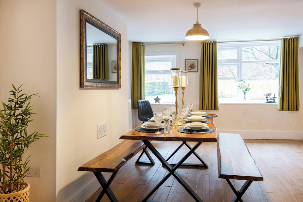 Dovestone Cottage