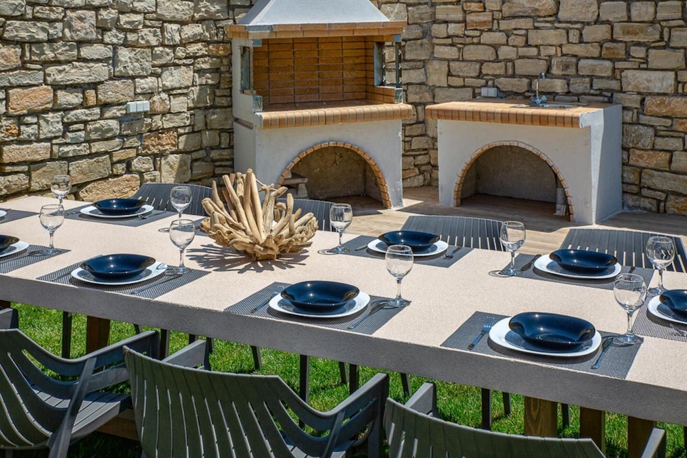 Grand Resort Villa in Eleftherna view 3