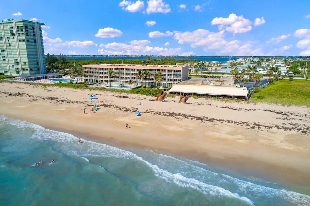 408 On Hutchinson Island