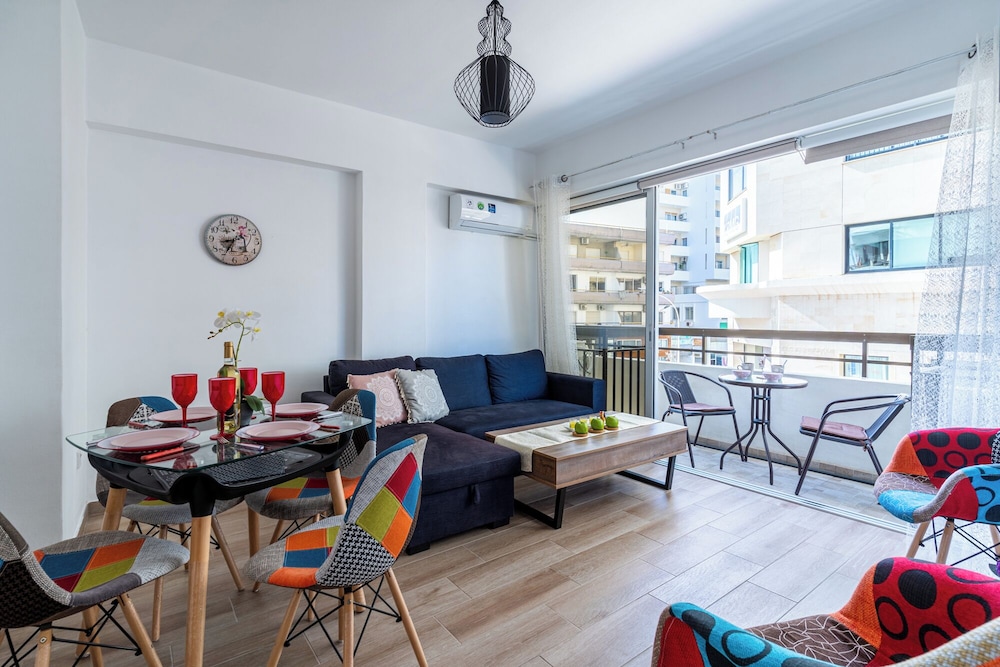 Berries 1-BR Apt in Larnaca