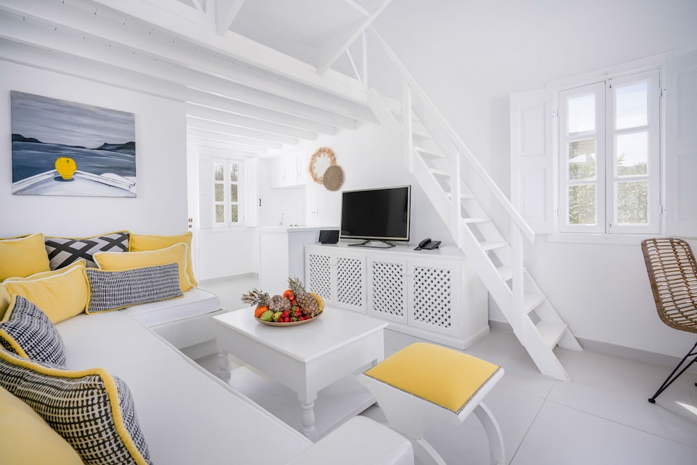 Oia Sunset Villas