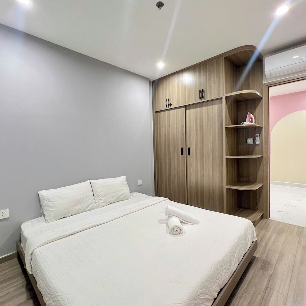 Lyshing Apartment in Vinhomes Grand Park
