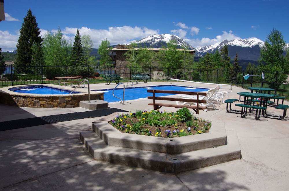 Mtn-view Condo w/ Hot Tub Access in Dillon! view 5