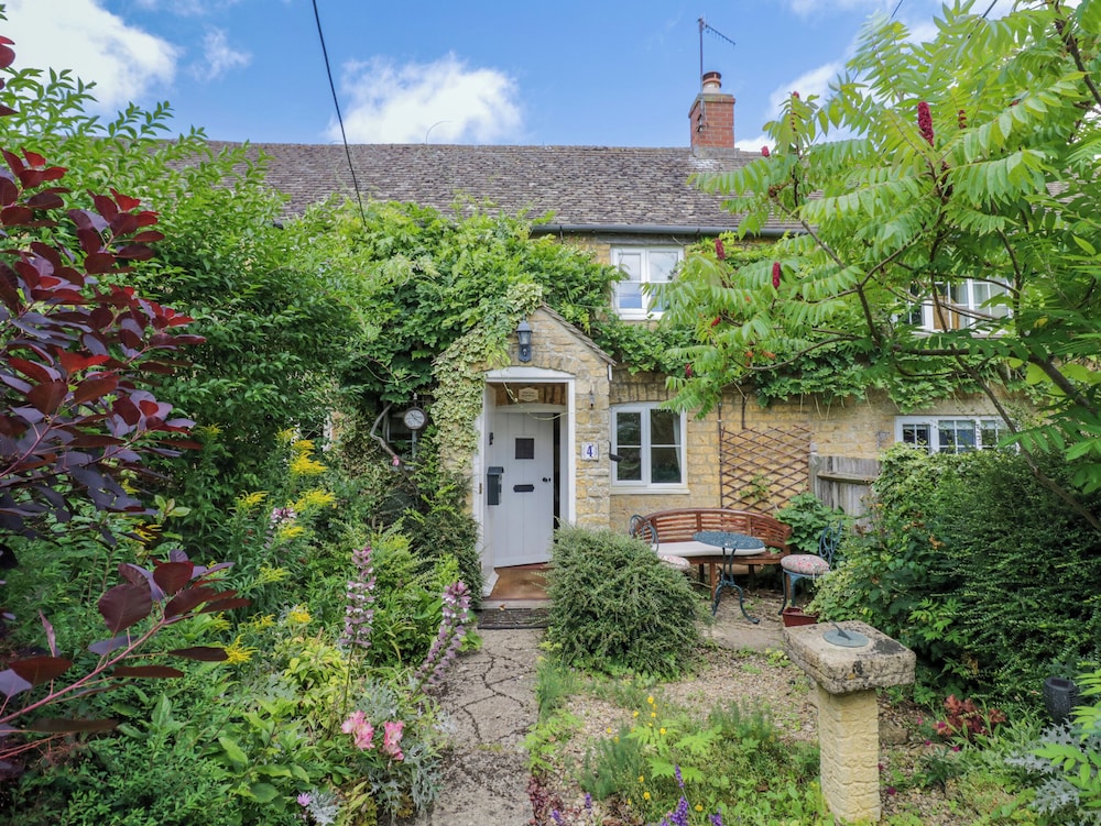 4 Lansdown Cottages