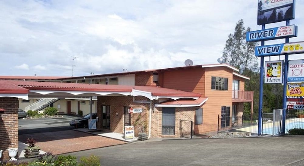 Riverview Motor Inn