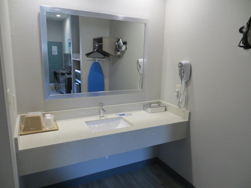 Hotel Blue - Woodlands
