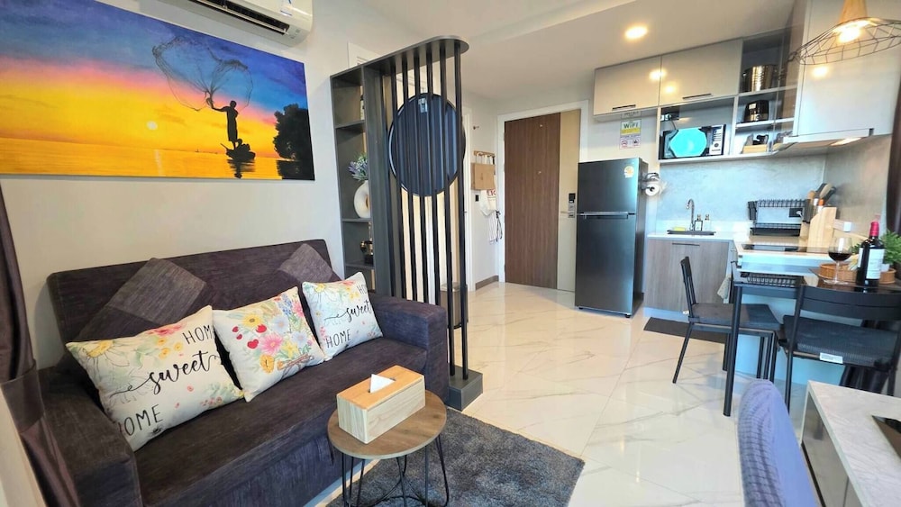Room-a302 - 1 Bdr Condo With Sea View, A