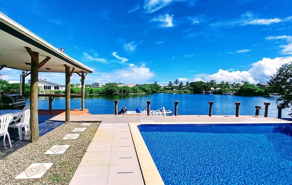 Waterfront Sunset Apt Fantasy Island - main view