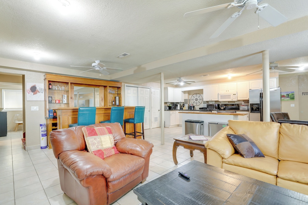 Pet-friendly Lilburn Duplex w/ Patio & Grills!