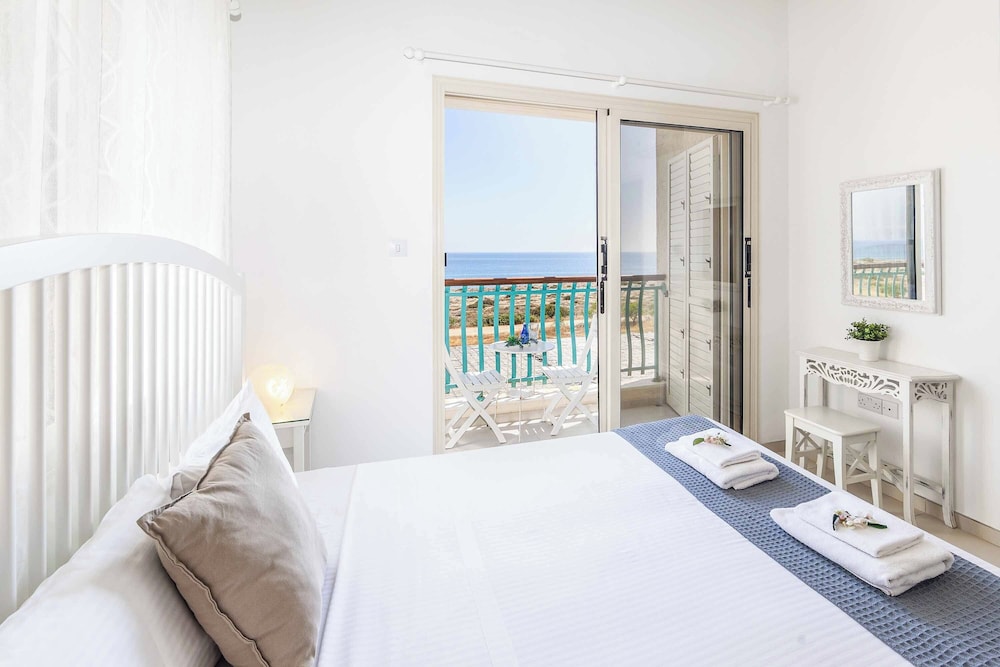 Protaras Artisan Seafront Villa 6