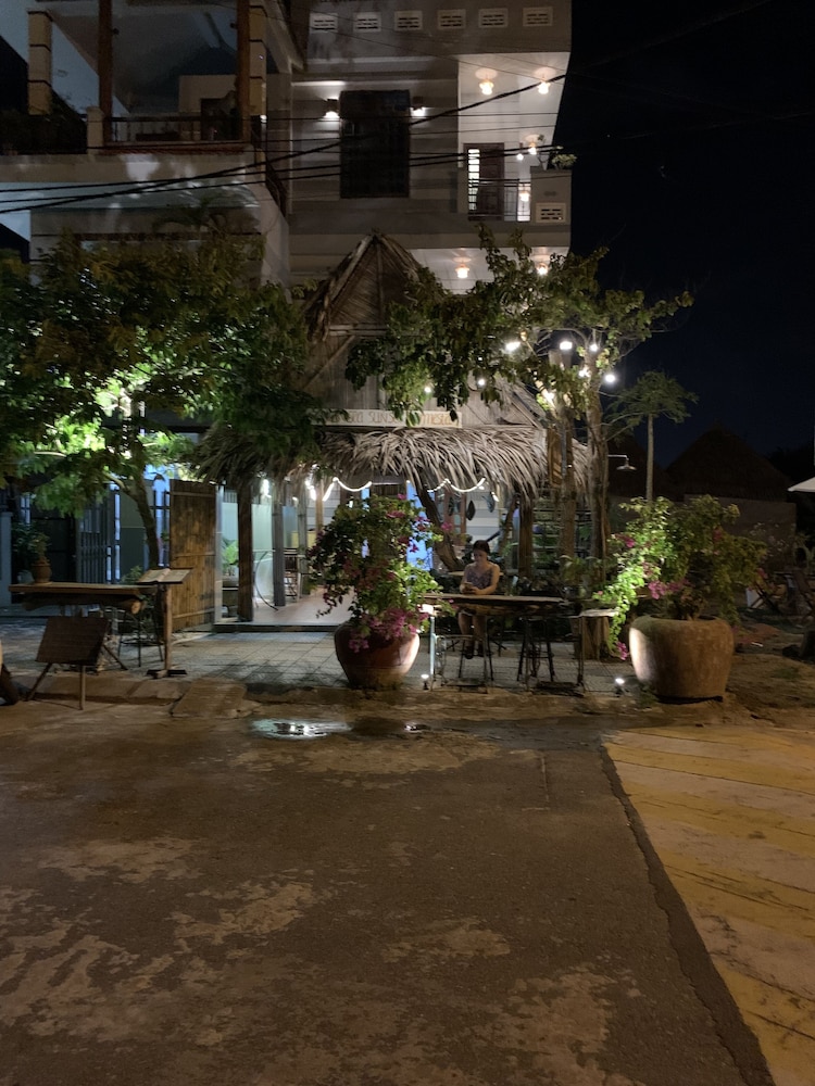 Hoi An Sea Sunset Villa & Bar