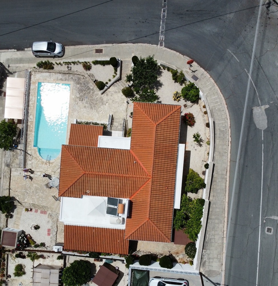 102 PAP - Stay Helios House
