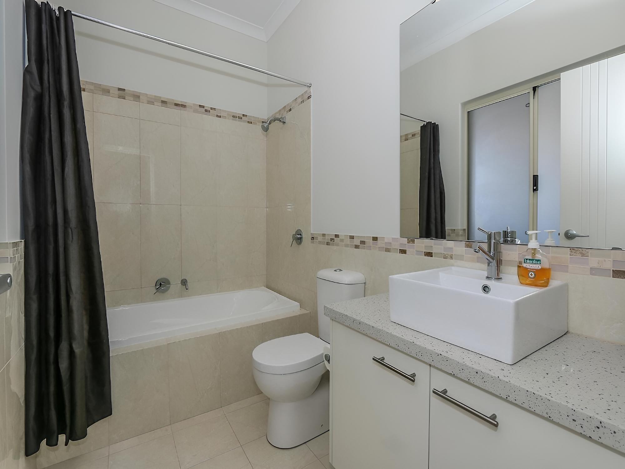 Rose Hotel Clarkson