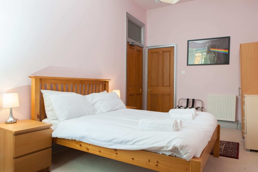 Stylish 3 Bedroom Apartment