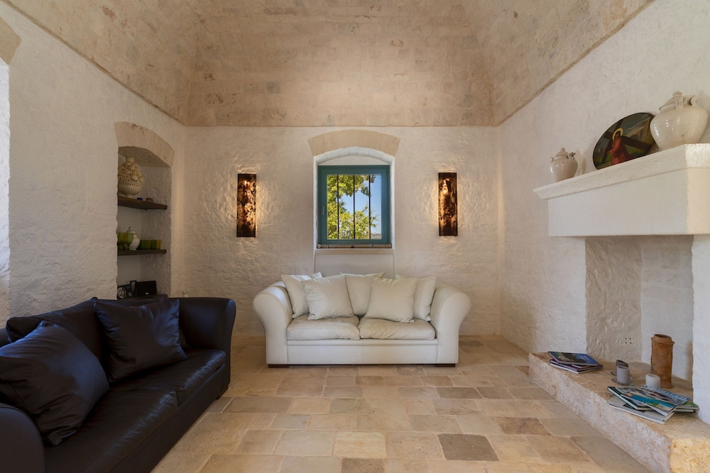 Trulli Pietra Rossa With Pool by Wonderful Italy