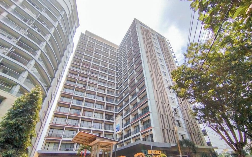 The Modern Monastery Studio At Beverly Dago Apartment